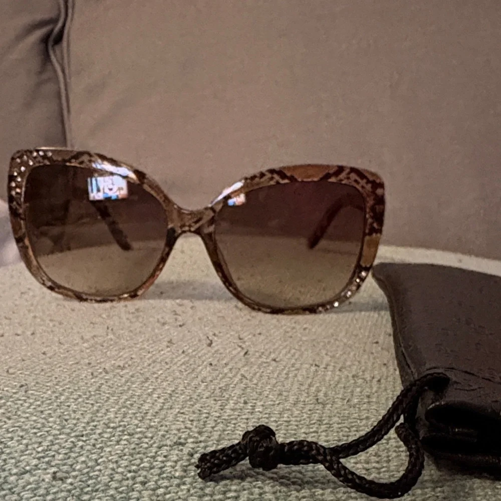 Guess Snake Pattern Tortoise Sunglasses